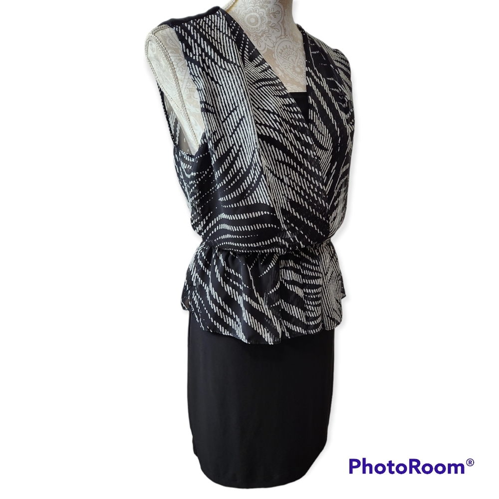 Bisou Bisou Black and White Palm Print Dress size 10